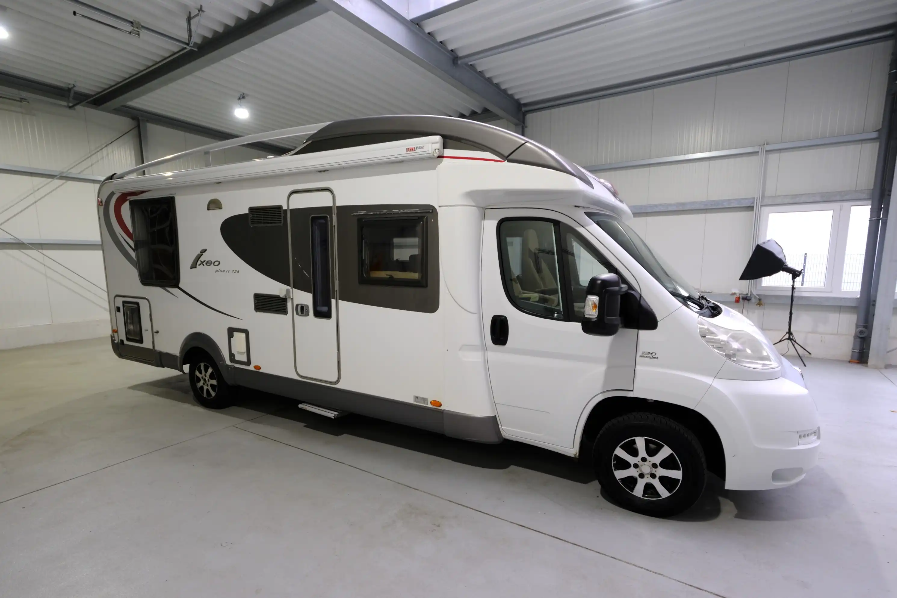 BUERSTNER Ixeo Plus IT 724